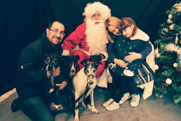 Pause and pose with Santa Paws and Santa Claws