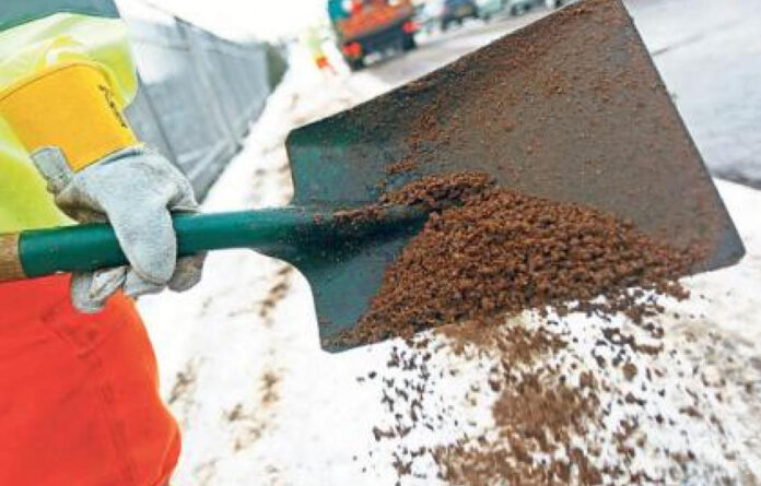 Gritting footpaths