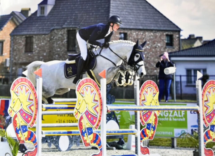 Kian Dore showjumper