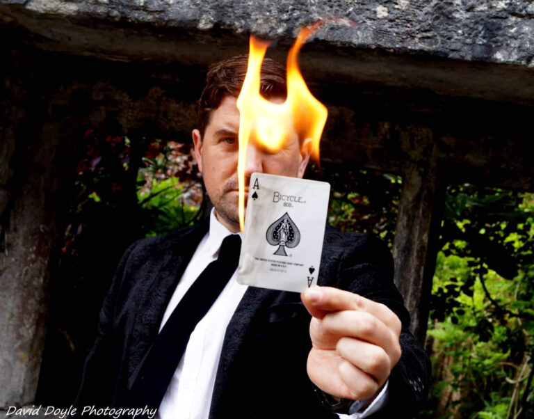 Limerick escapologist to be honoured at the ‘Oscars of Magic’