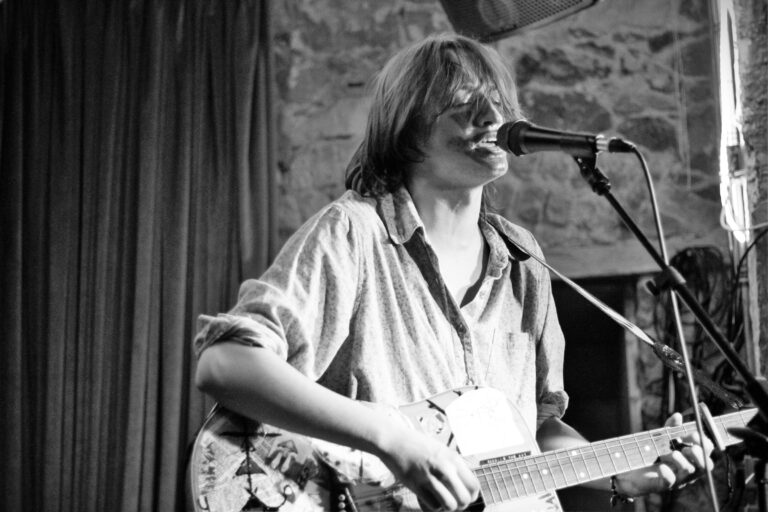 Scustin performance at Record Room – “laughing, dancing and singing along”