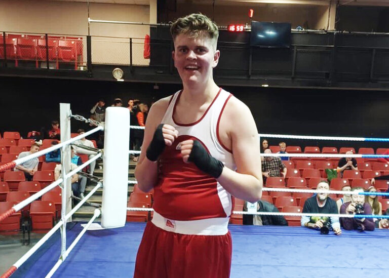 Moloney wins Irish junior heavyweight title