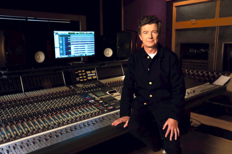 ‘Never gonna run around with dessert spoons’