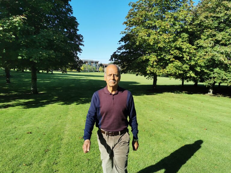 The man who walked the world twice aims for Guinness record
