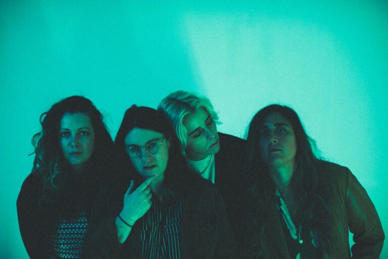 Pillow Queens: intensity, loneliness and love