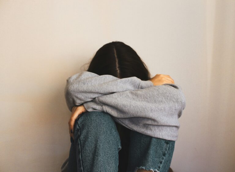 Fee waiver for migrants in domestic abuse cases