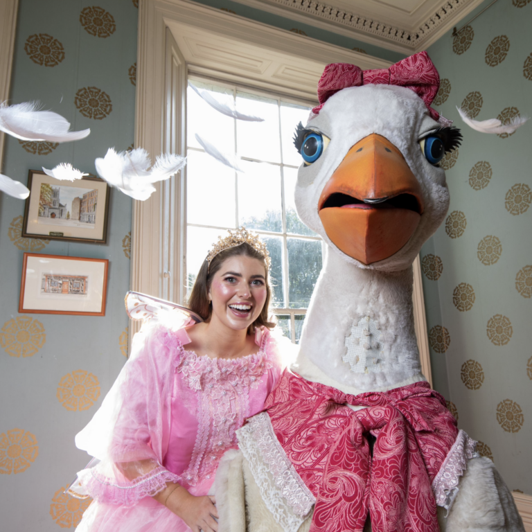 ‘Oh yes we can’ donate 500 tickets to UCH panto