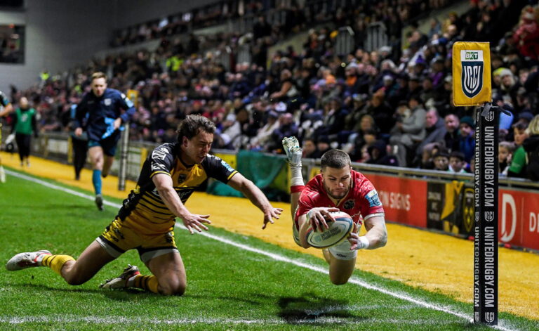 Six tries for Munster in URC victory