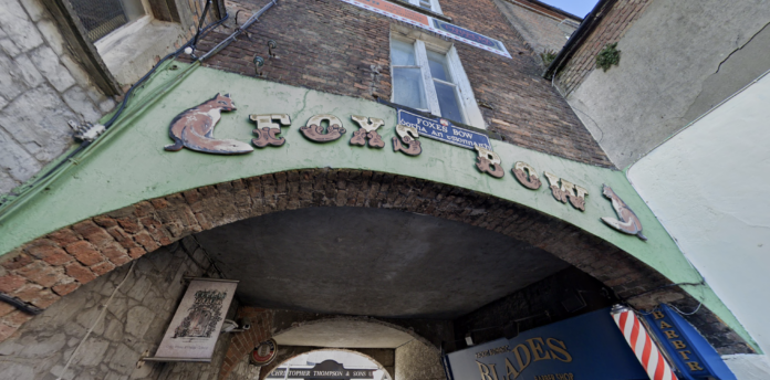 Foxes bow 1