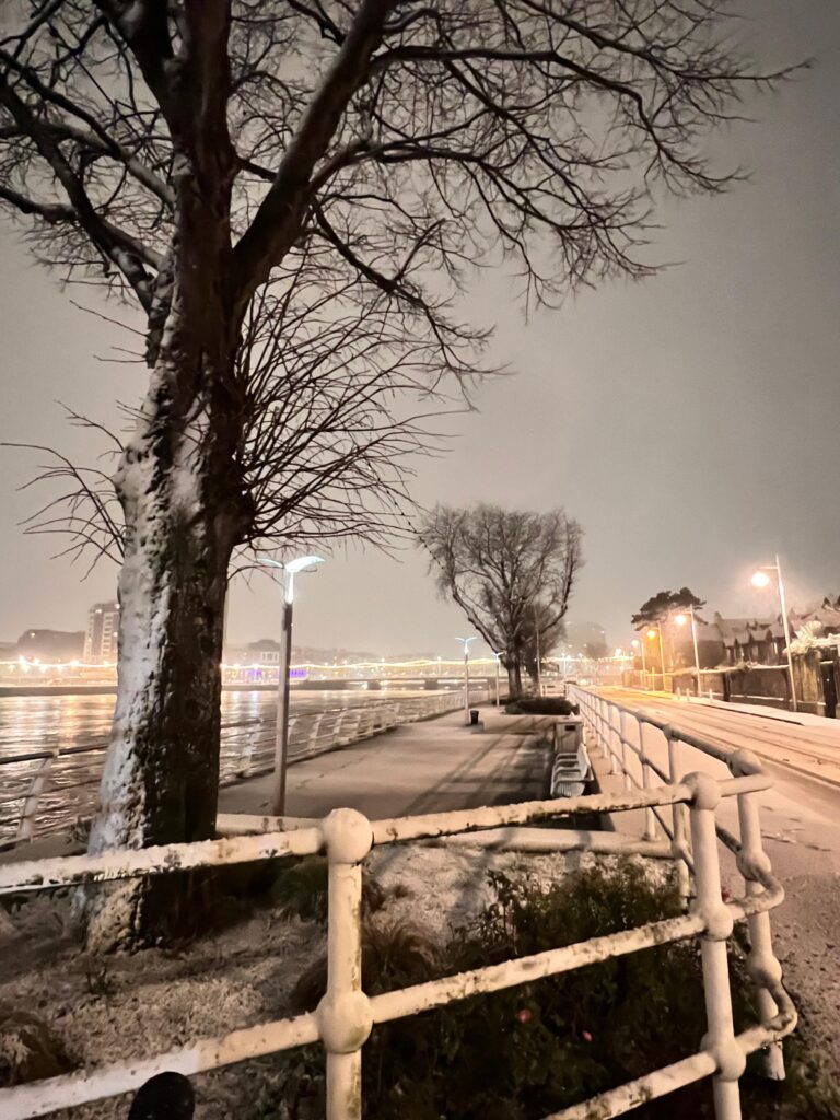 Weather warning as combination of snow, sleet, and rain falls in Limerick