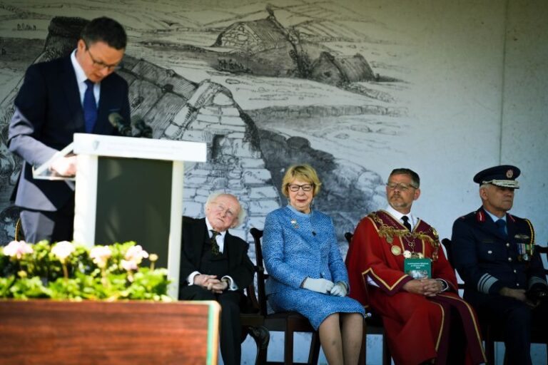 Keary hits out at Mayor for wearing ceremonial robes at Famine memorial