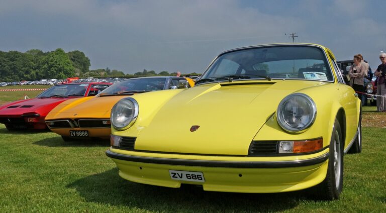 Vintage car fanatics celebrate ruby anniversary