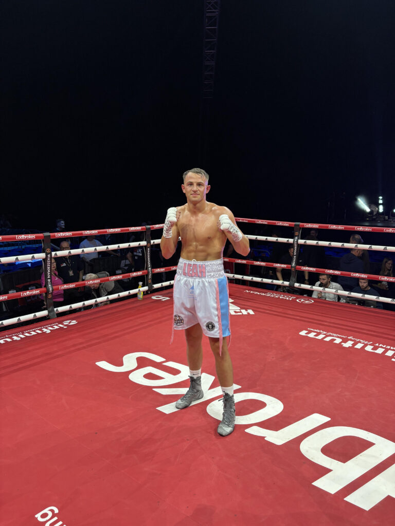 Debut pro win for Hedderman