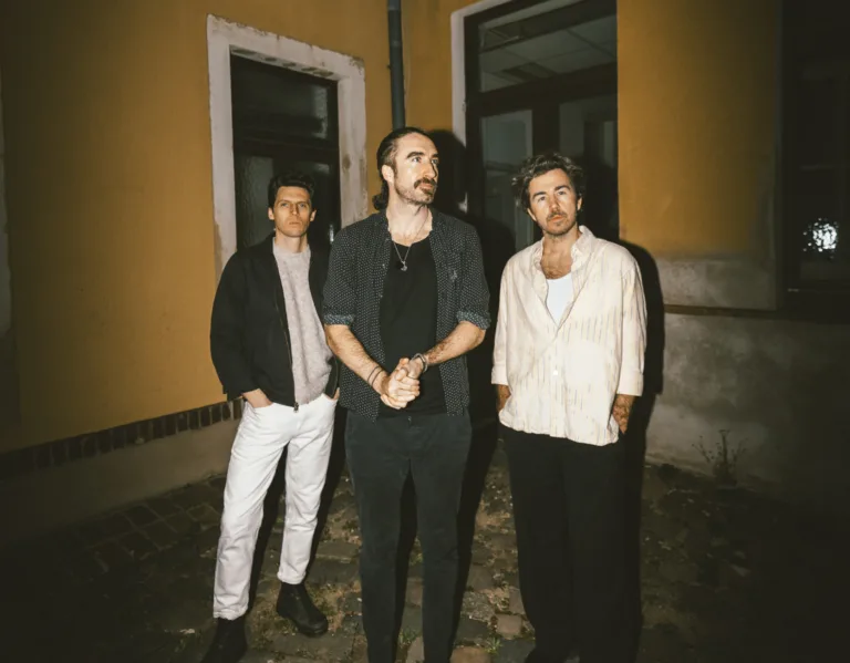 Irish chart-toppers announce massive summer show at historic venue