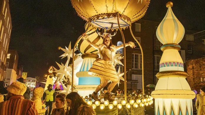 lccc-christmas-parade-1006-a-810x456