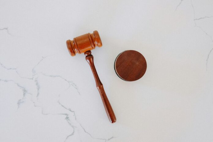 court gavel judge stock tingey-injury-law-firm-6sl88x150Xs-unsplash